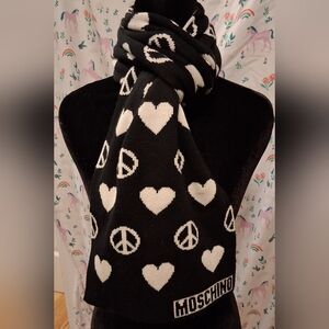 EUC Moschino Black & White Merino Love & Peace Reversible Casual Prep Scarf Wrap